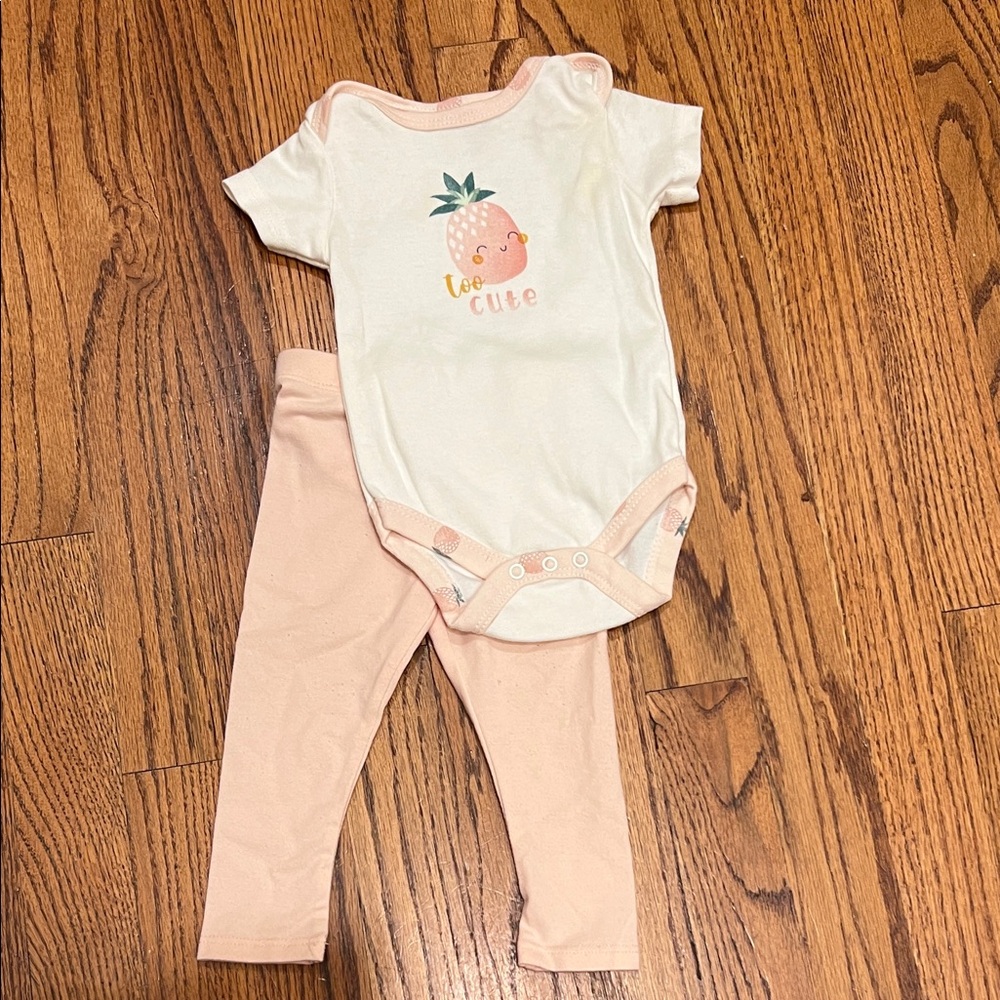 Kyle & Deena New York Strawberry Graphic Baby Onesie and Leggings Set 3-6M
